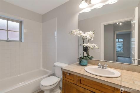 123 Queen Anne N Seattle WA 98109
