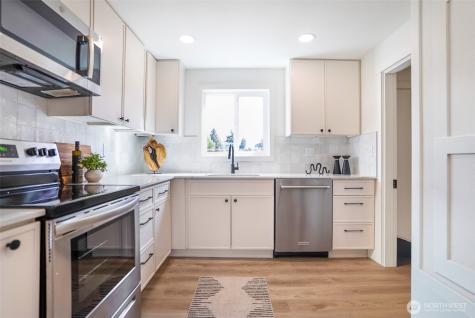 7934 20th Avenue SW Seattle WA 98106