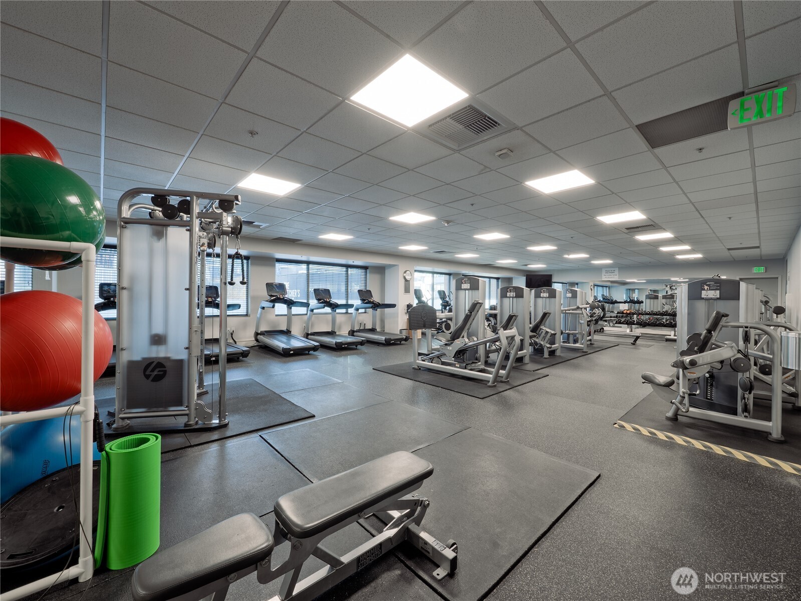 910 Lenora Street Seattle WA 98121
