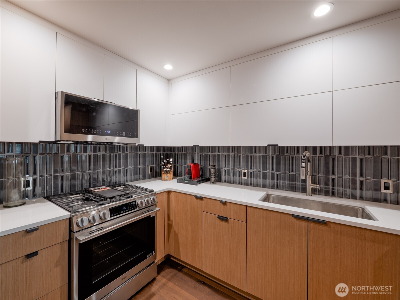 910 Lenora Street Seattle WA 98121