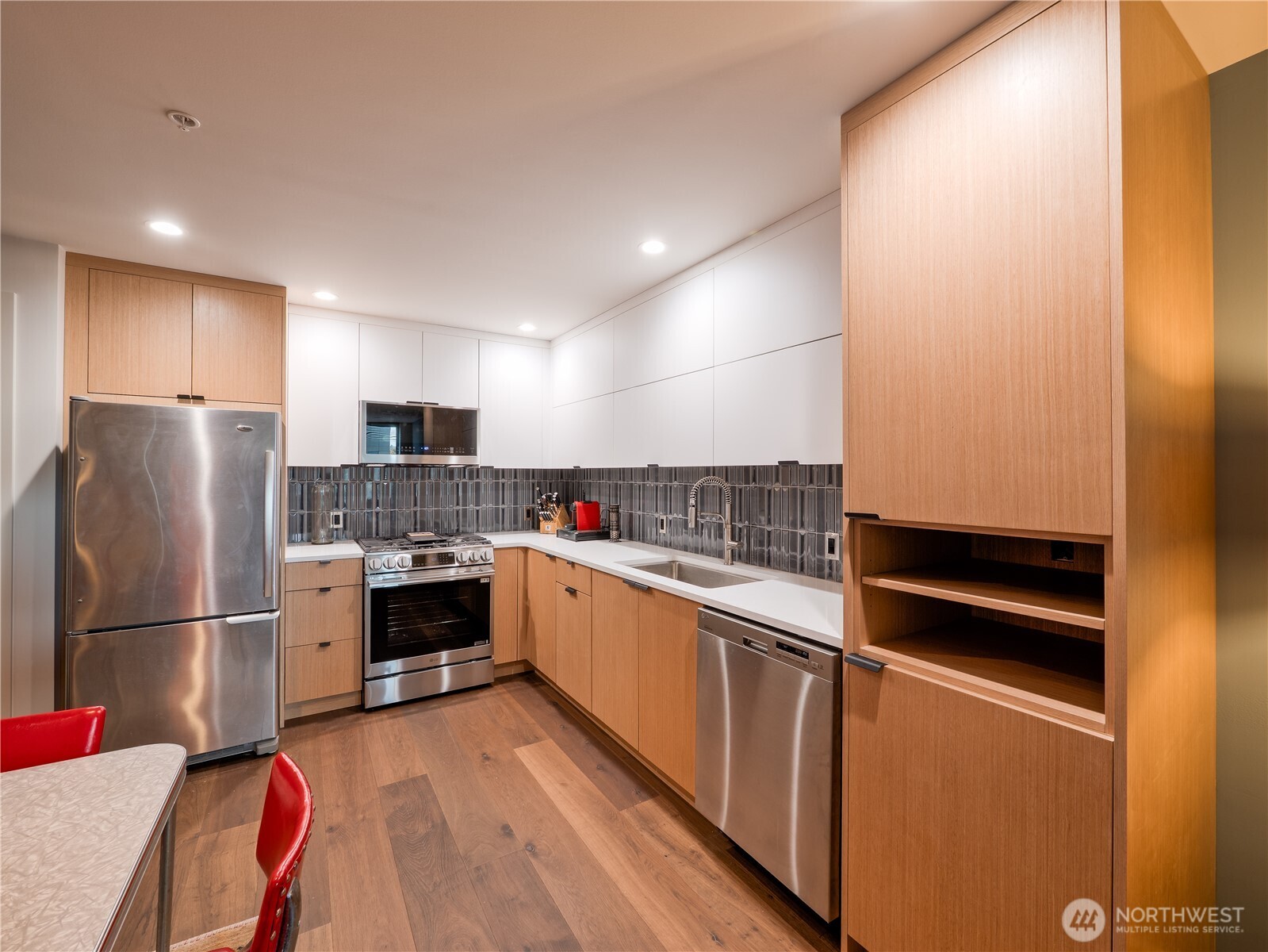910 Lenora Street Seattle WA 98121