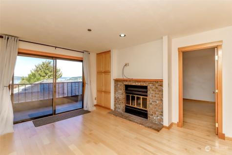 1902 Bridgeport Way Sw University Place WA 98466