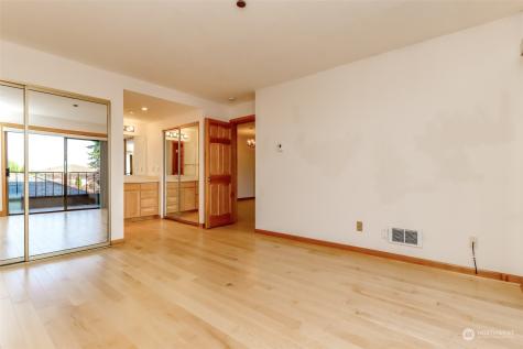 1902 Bridgeport Way Sw University Place WA 98466