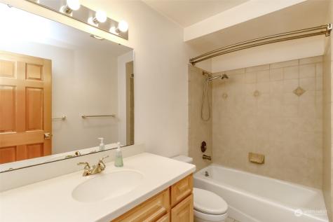 1902 Bridgeport Way Sw University Place WA 98466