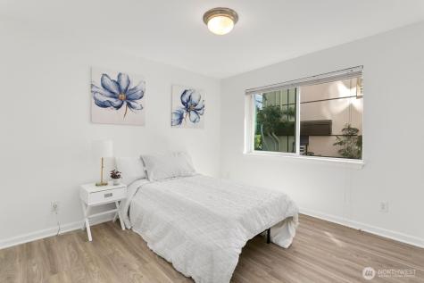 3045 20th Avenue W Seattle WA 98199