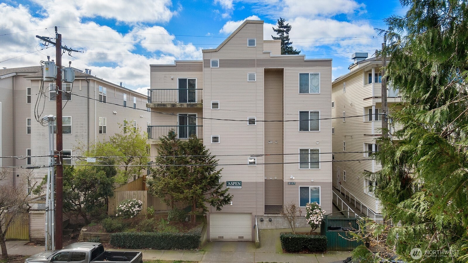 2117 N 107th Street Seattle WA 98133