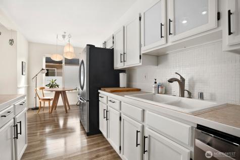 2117 N 107th Street Seattle WA 98133