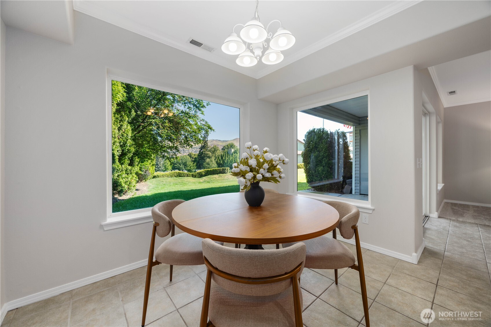2307 W Woodin Avenue Chelan WA 98816