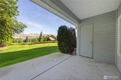2307 W Woodin Avenue Chelan WA 98816