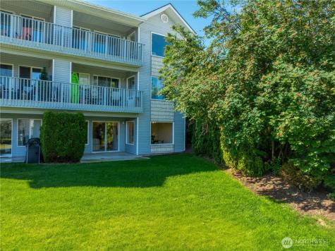 2307 W Woodin Avenue Chelan WA 98816