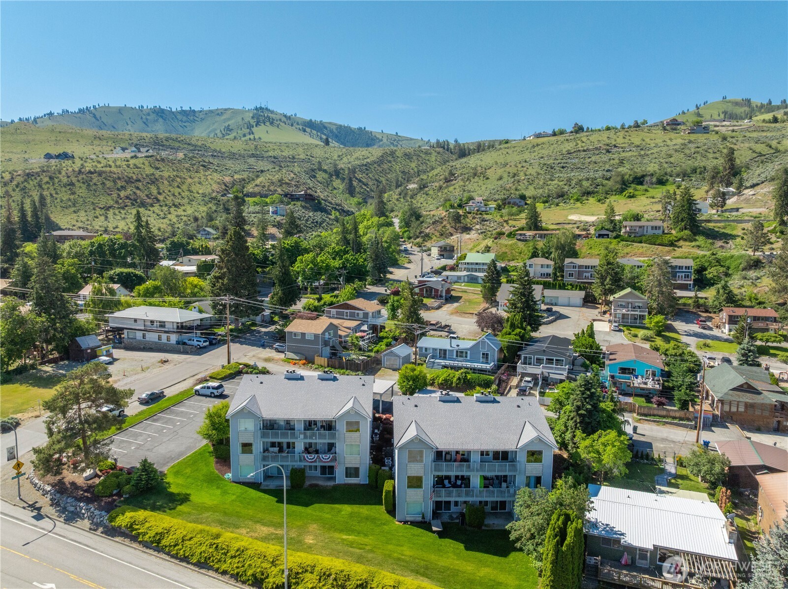 2307 W Woodin Avenue Chelan WA 98816