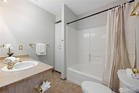 2307 W Woodin Avenue Chelan WA 98816