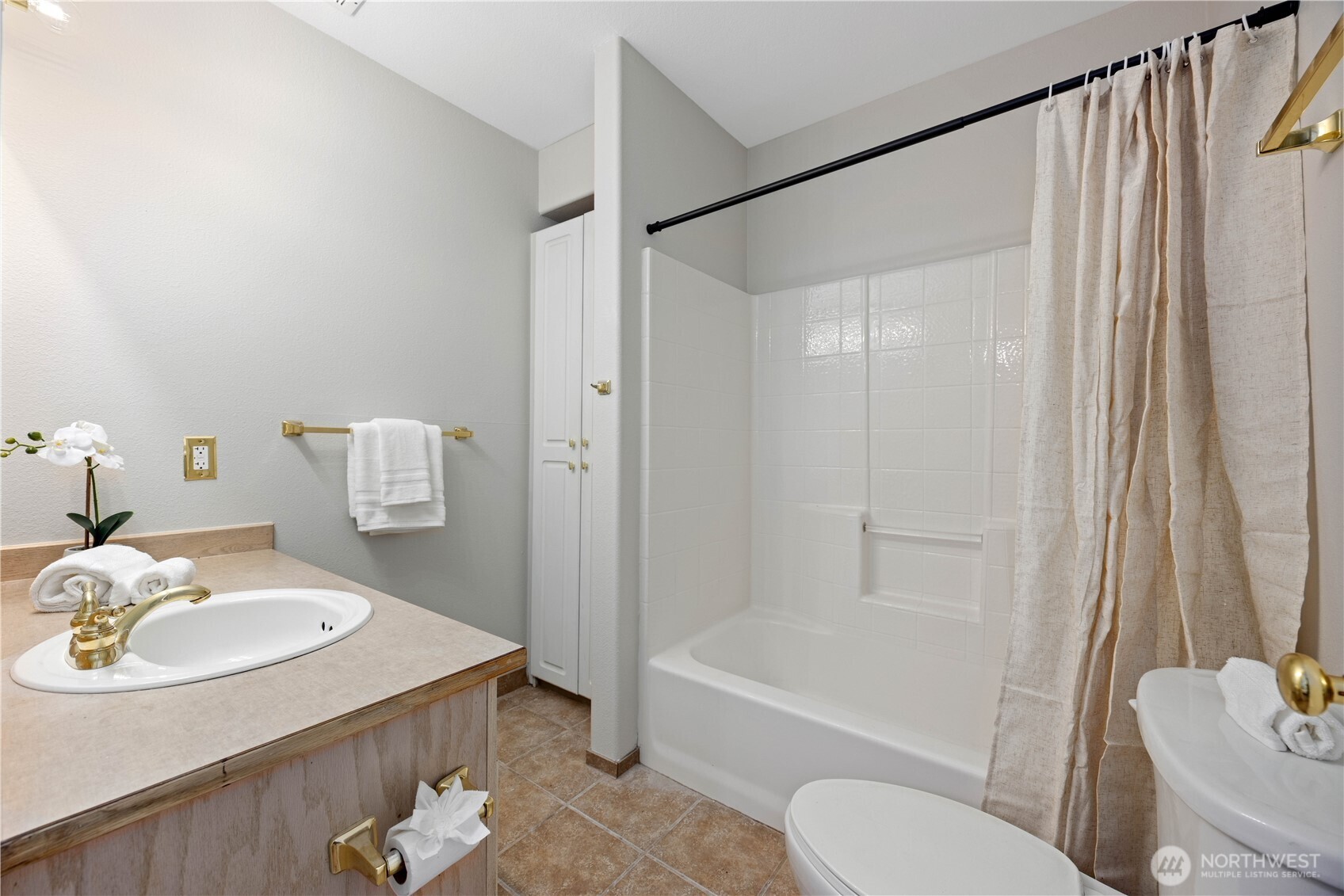 2307 W Woodin Avenue Chelan WA 98816