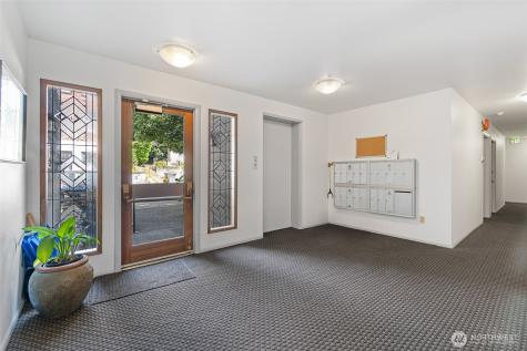 75 E Lynn Street Seattle WA 98102