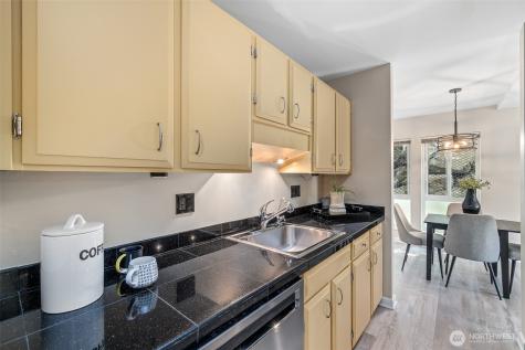 75 E Lynn Street Seattle WA 98102