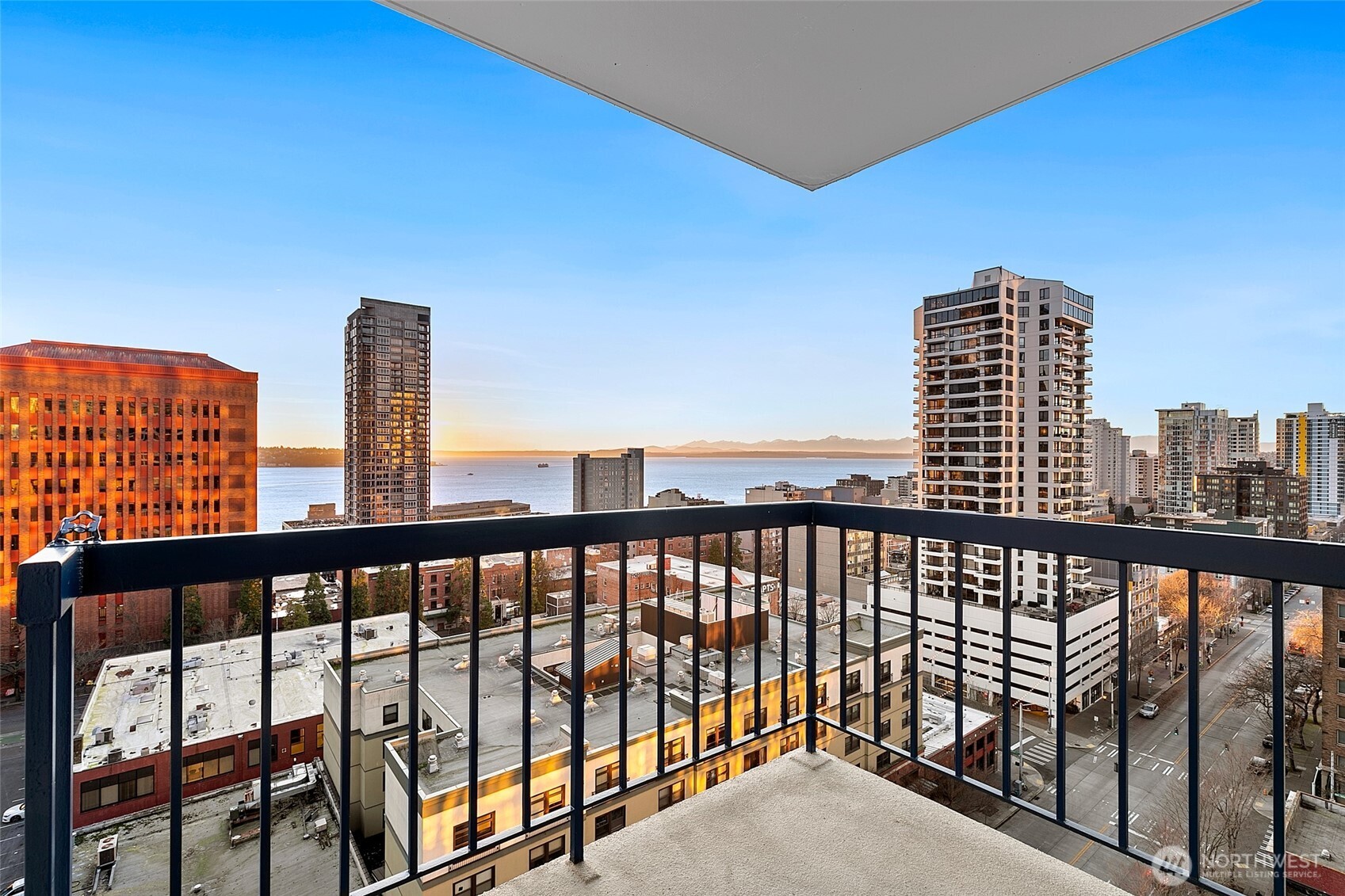 2100 3rd Avenue Seattle WA 98121