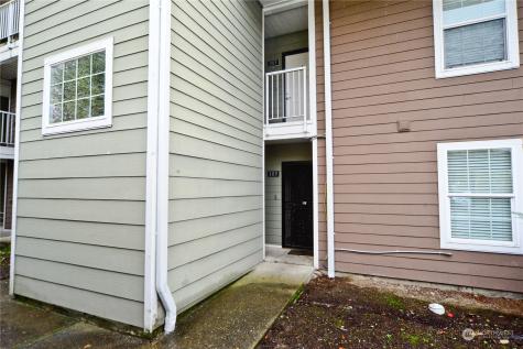 9815 Holly Drive Everett WA 98204