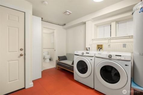 672 Madison Avenue N Bainbridge Island WA 98110