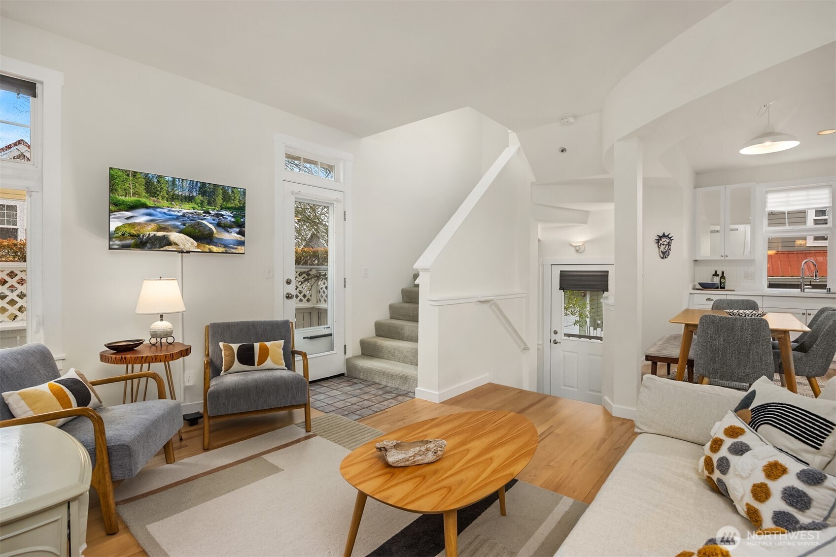 672 Madison Avenue N Bainbridge Island WA 98110