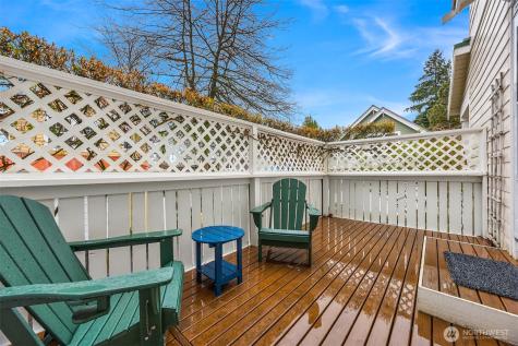 672 Madison Avenue N Bainbridge Island WA 98110