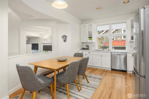 672 Madison Avenue N Bainbridge Island WA 98110