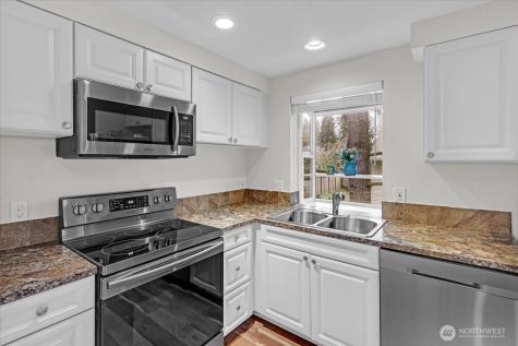 8653 Avondale Rd NE Redmond WA 98052