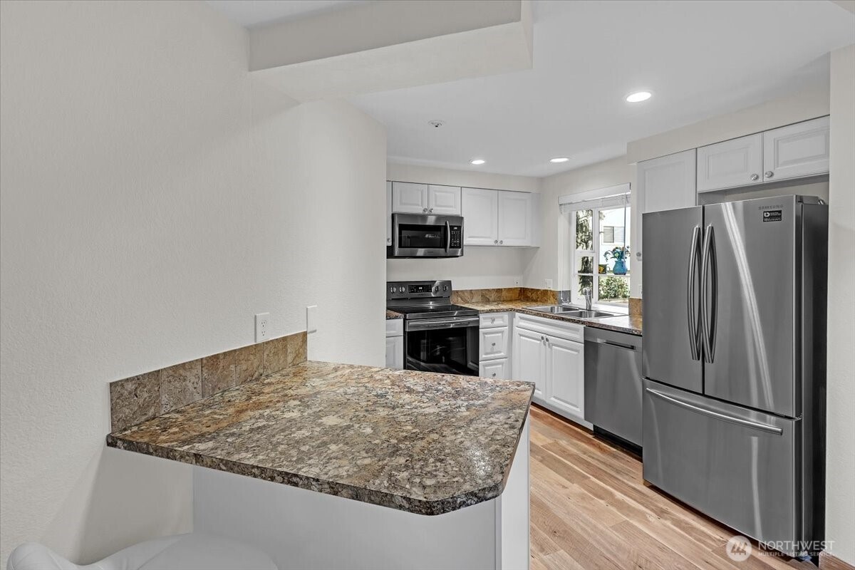 8653 Avondale Rd NE Redmond WA 98052
