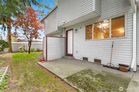 708 6th Avenue S Kent WA 98032