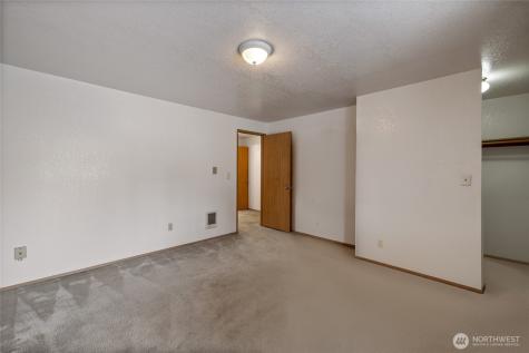 5517 E 99th St Court Puyallup WA 98373