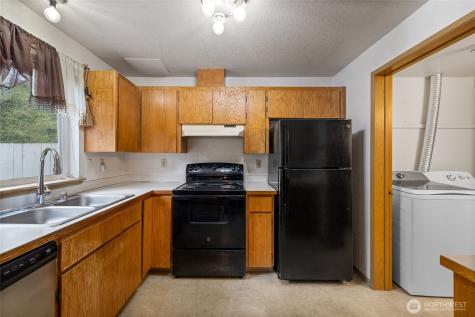 5517 E 99th St Court Puyallup WA 98373