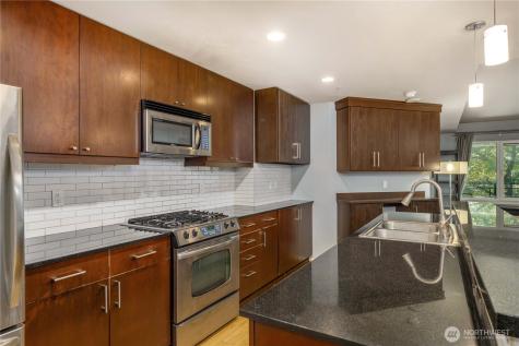 81 Clay Street Seattle WA 98121