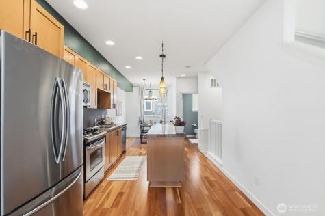 2225 NW Moraine Place Issaquah WA 98027