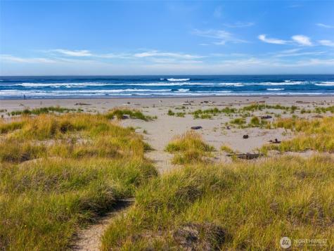 501 Shoreview Drive S Long Beach WA 98631