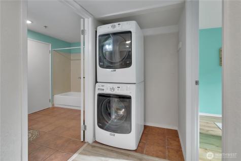 25035 98th Place S Kent WA 98030