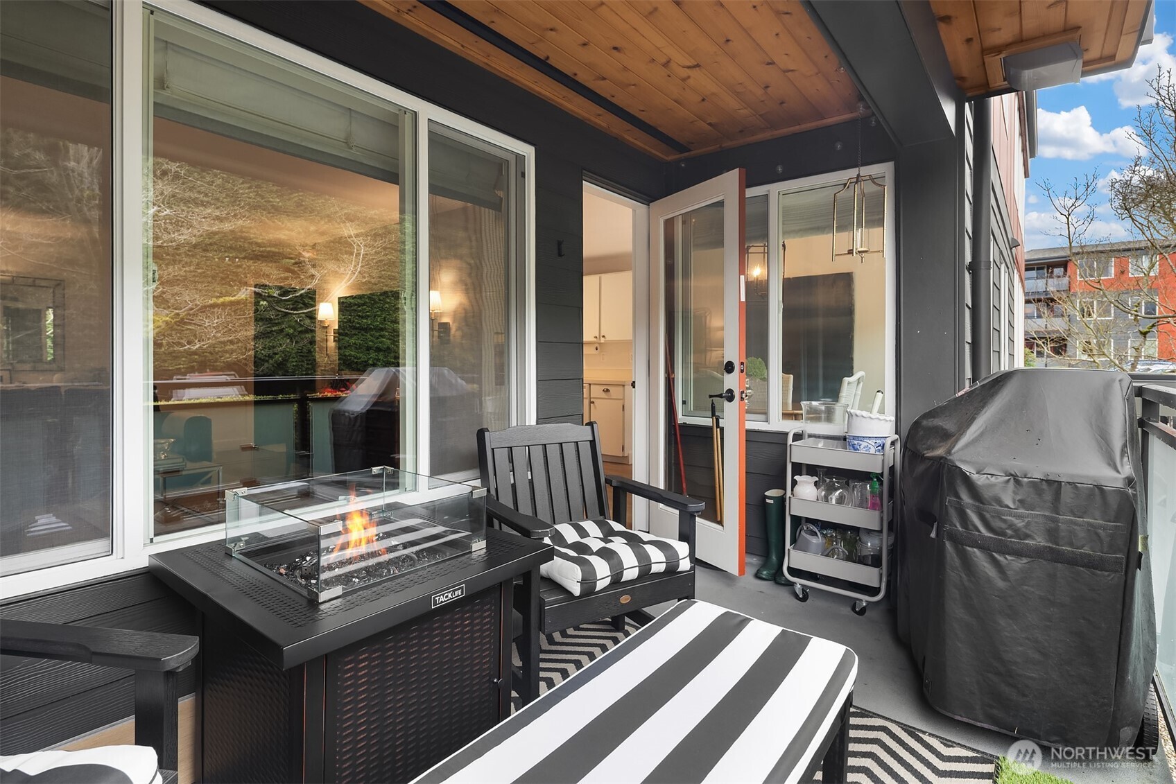 7021 Sand Point Way NE Seattle WA 98115