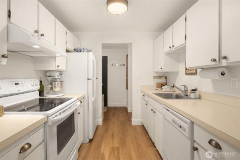 7021 Sand Point Way NE Seattle WA 98115