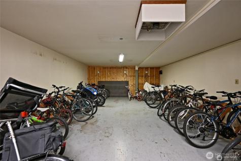 7021 Sand Point Way NE Seattle WA 98115
