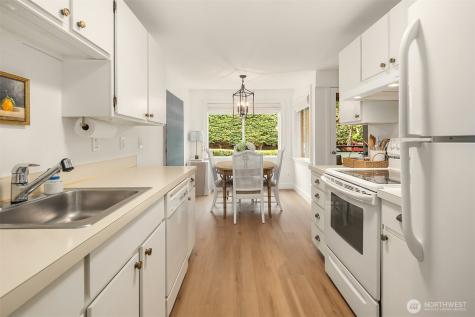 7021 Sand Point Way NE Seattle WA 98115