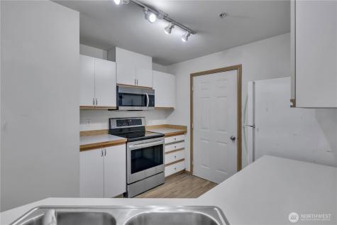 21917 42nd Avenue S Kent WA 98032