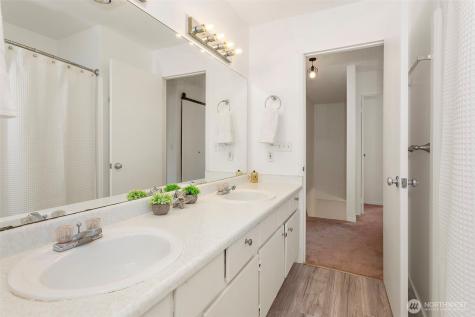 8823 Holly Drive Everett WA 98208