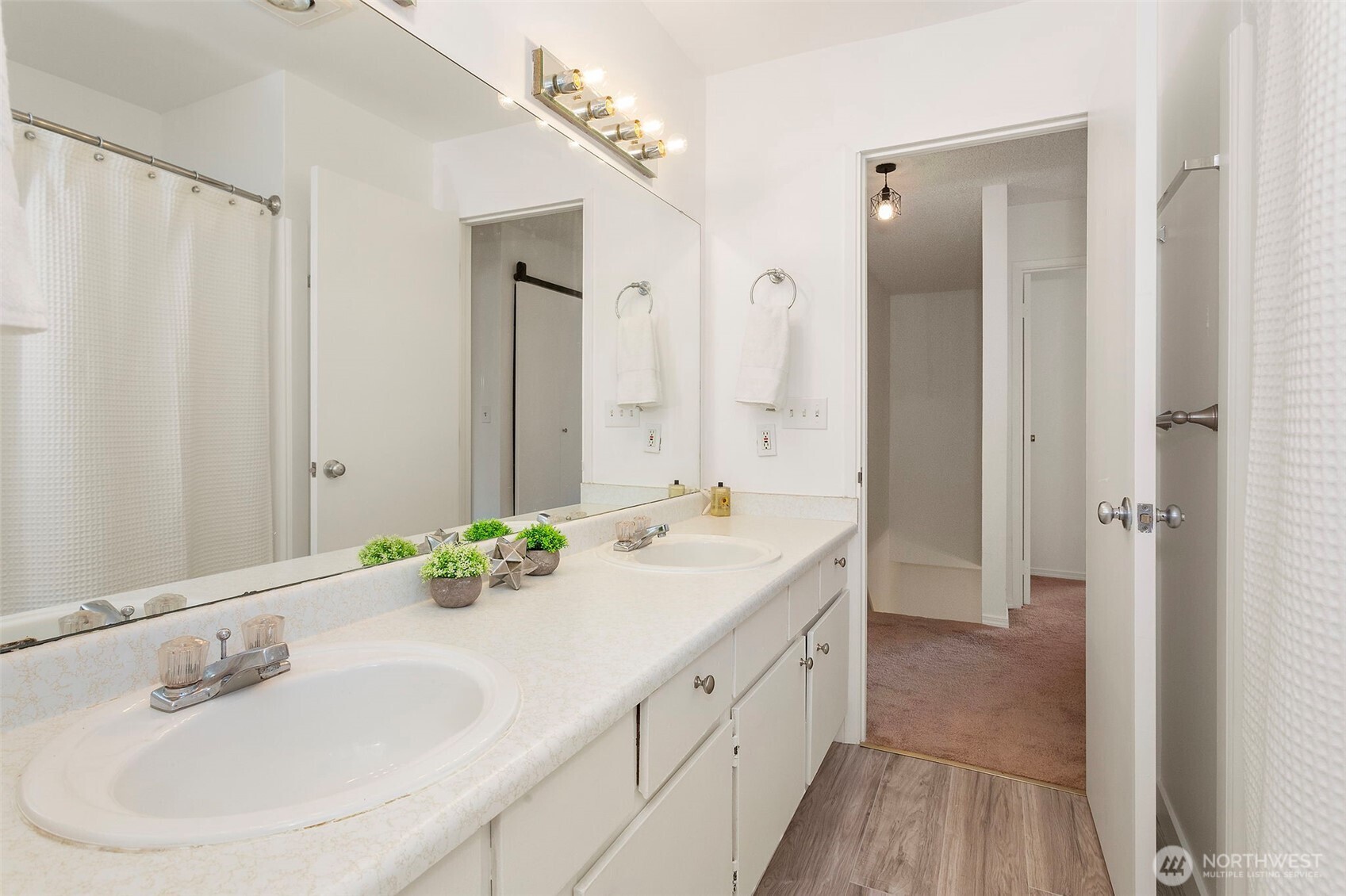 8823 Holly Drive Everett WA 98208