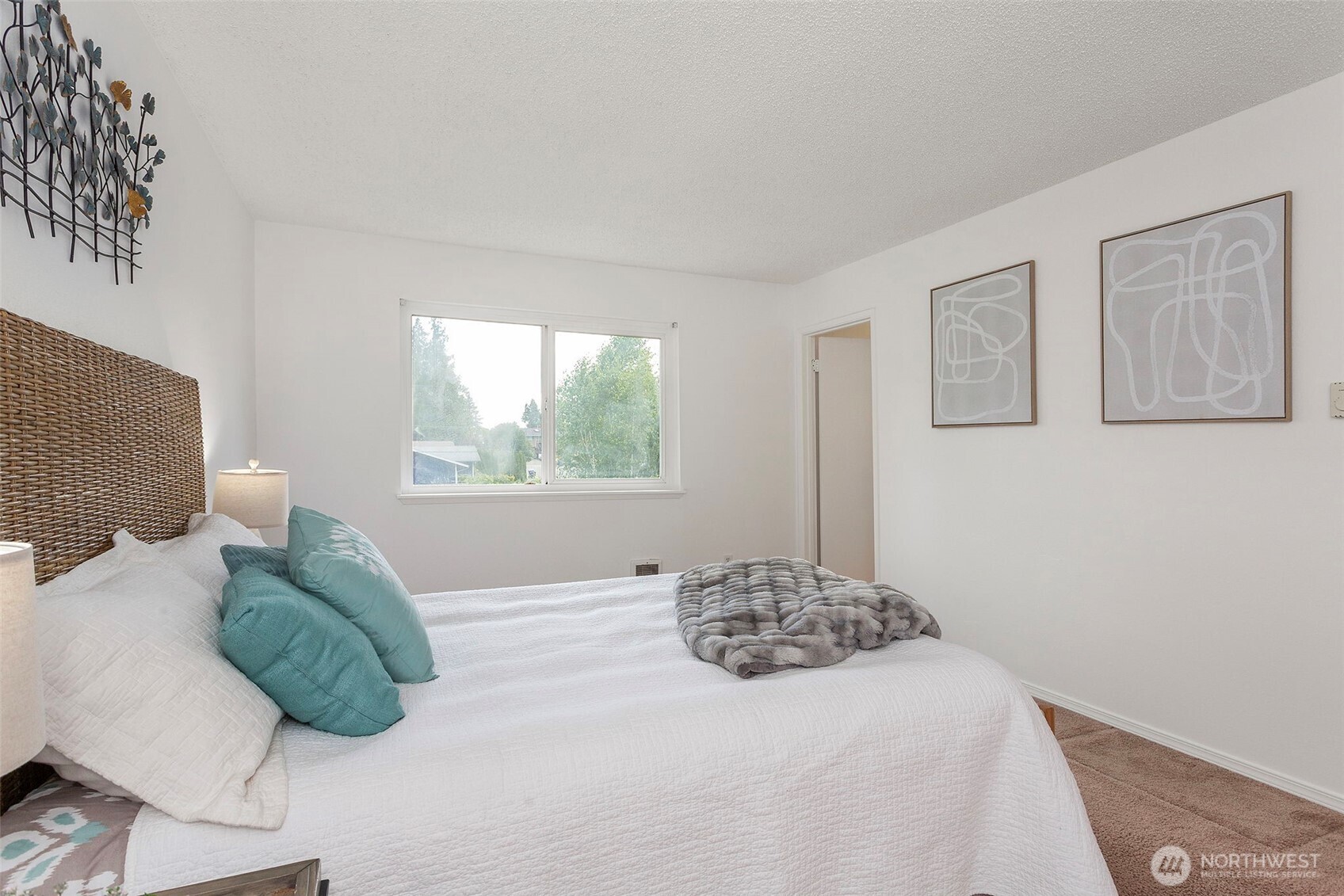 8823 Holly Drive Everett WA 98208