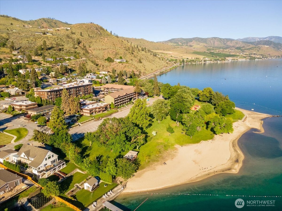 2220 W Woodin Avenue Chelan WA 98816