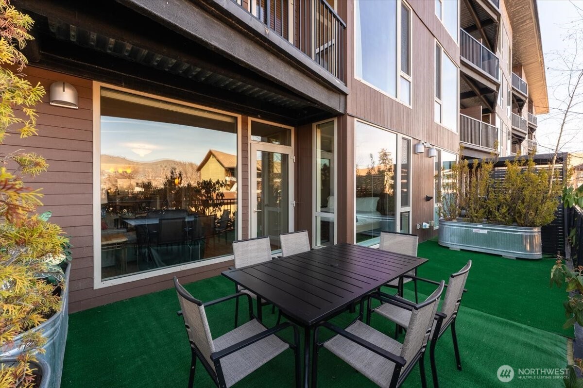 2220 W Woodin Avenue Chelan WA 98816