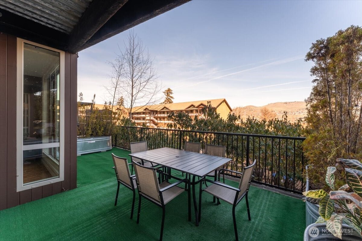 2220 W Woodin Avenue Chelan WA 98816