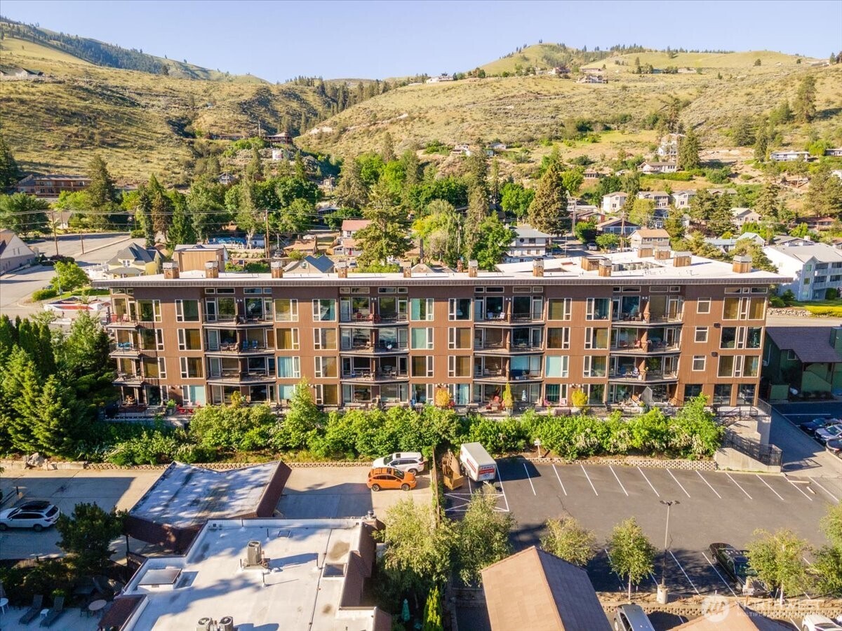 2220 W Woodin Avenue Chelan WA 98816