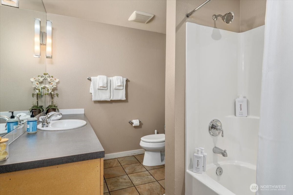 2220 W Woodin Avenue Chelan WA 98816