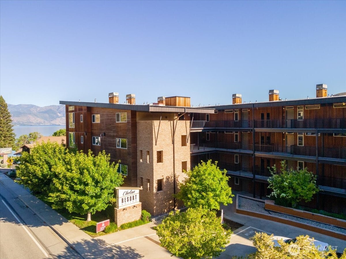 2220 W Woodin Avenue Chelan WA 98816