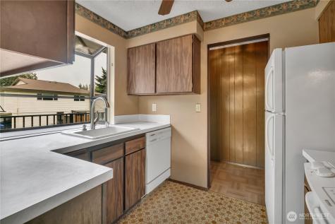 412 213th Place SW Bothell WA 98021