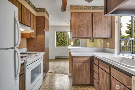 412 213th Place SW Bothell WA 98021
